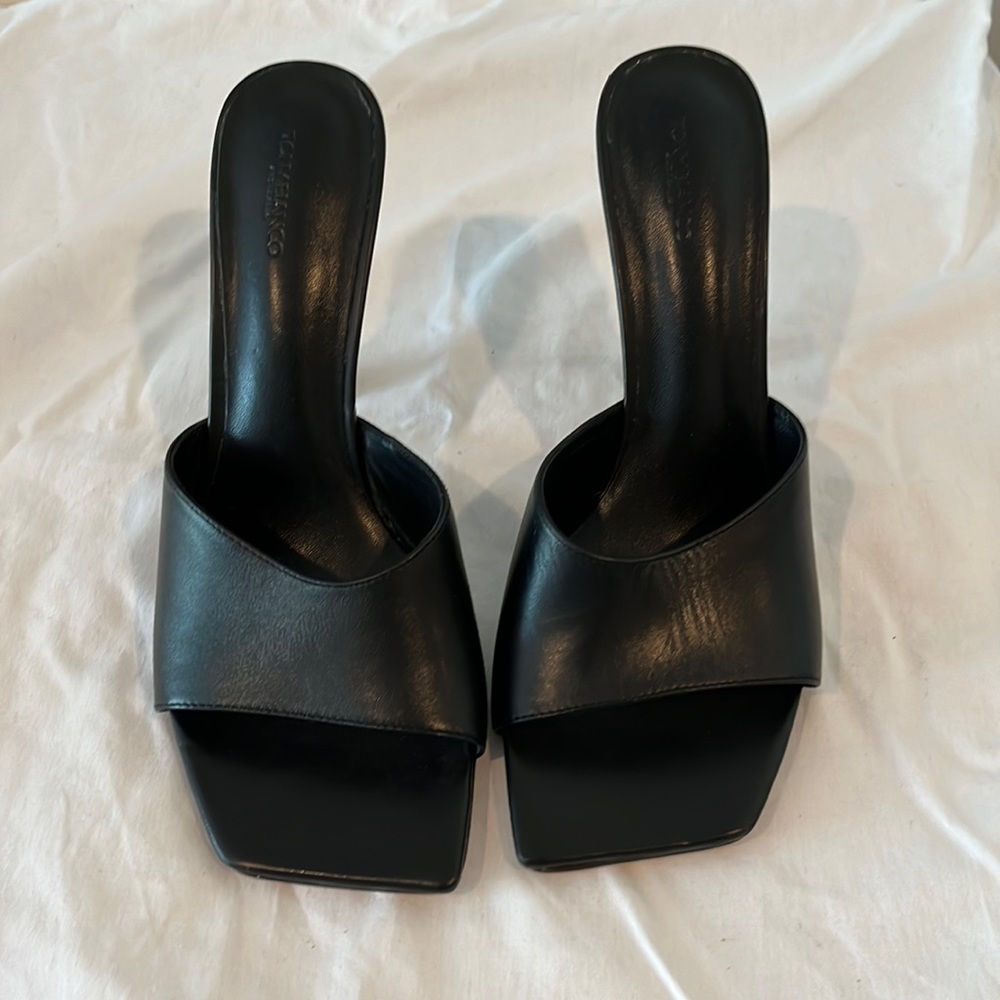 Tony Bianca Black stilettos